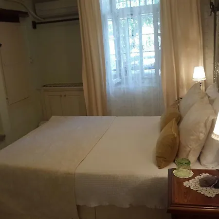 Cunda Adali Pensión