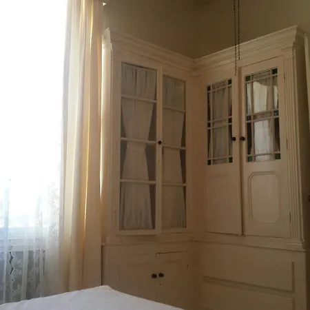 Pensión Cunda Adali 3*