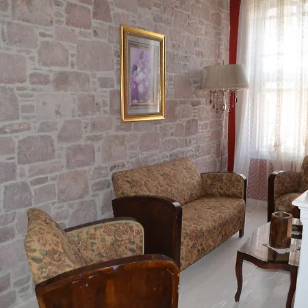 Cunda Adali Pensión Ayvalı