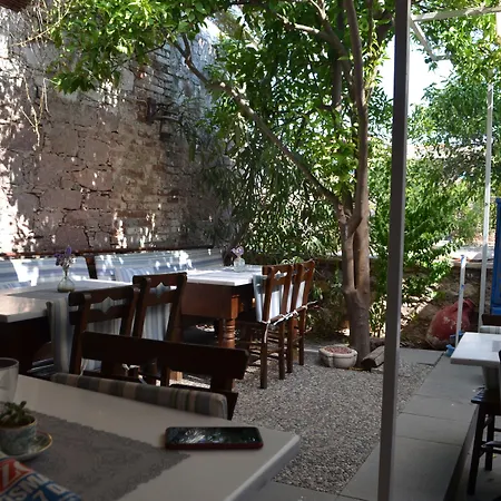 Cunda Adali Pensión 3*