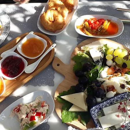 Cunda Adali Pensión 3*