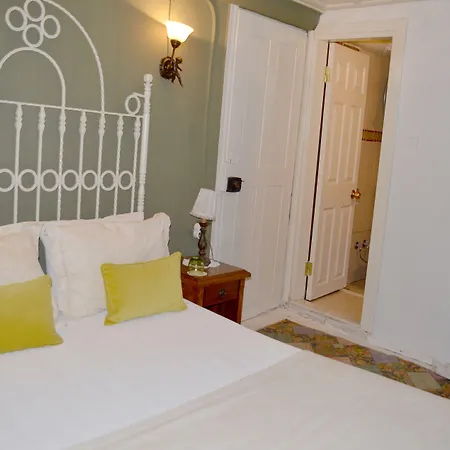 Cunda Adali Pensión 3*